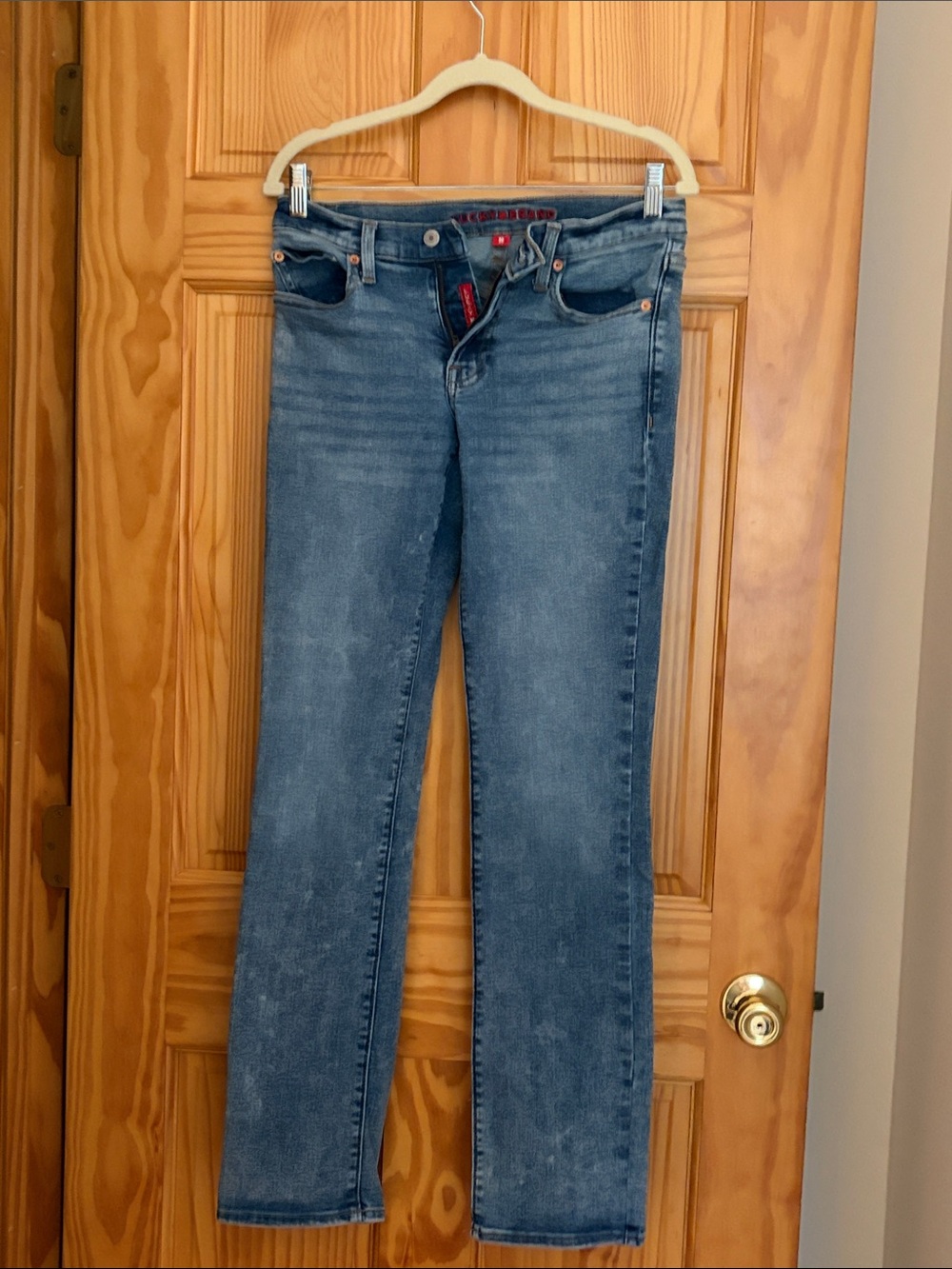 Lucky Brand Women's Straight Mid rise Jeans in Medium Blue Wash